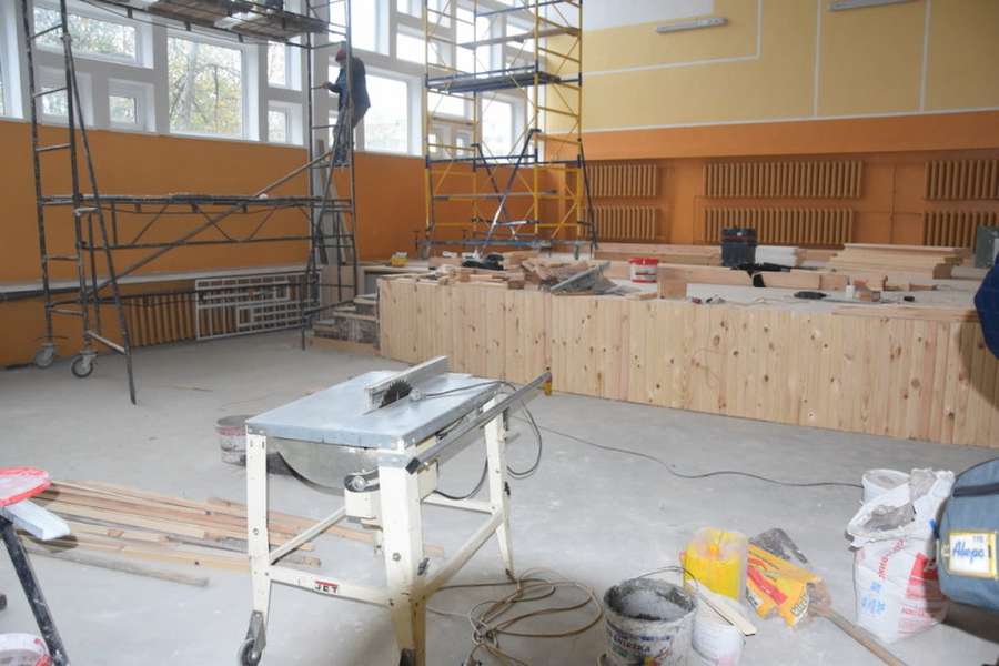 У Луцьку перевірили, як ремонтують міські заклади освіти (фото)