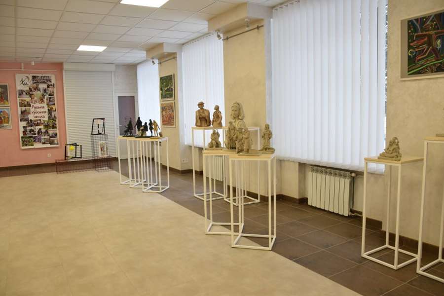 У луцькій художній школі відремонтували виставкову залу (фото) 