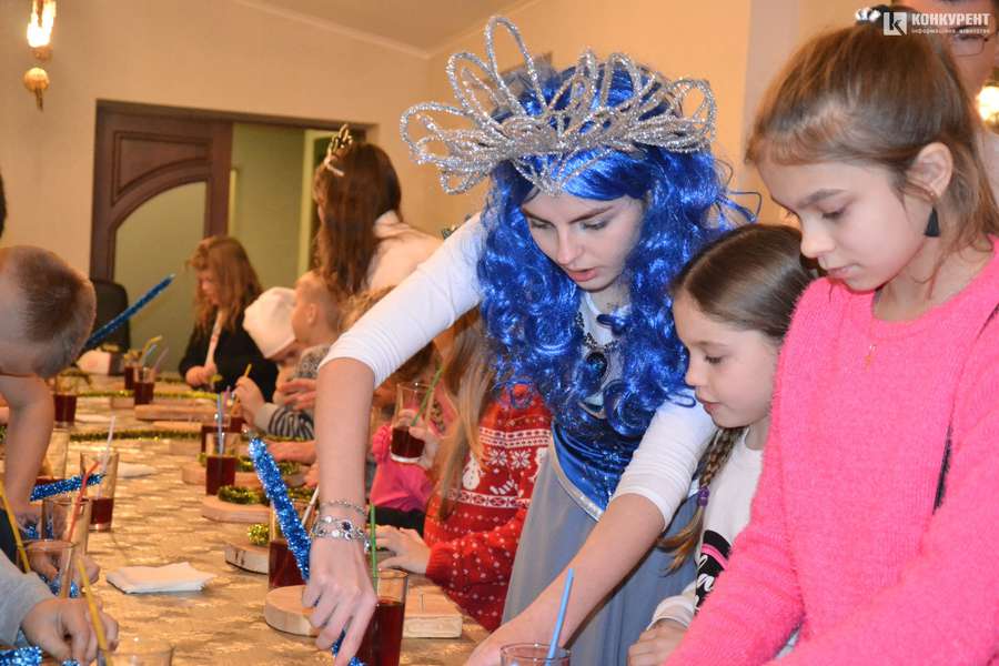 Подарунки та казкові герої: як компанія «СКФ Україна» зробила велике свято для дітей (фото)*
