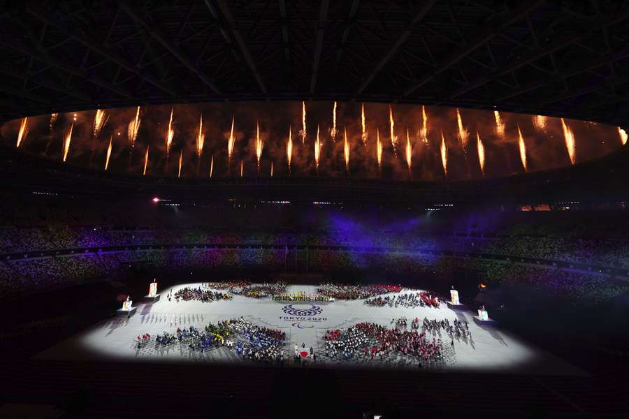 Церемонія закриття Паралімпіади-2020 у Токіо: яскраві фото грандіозного шоу