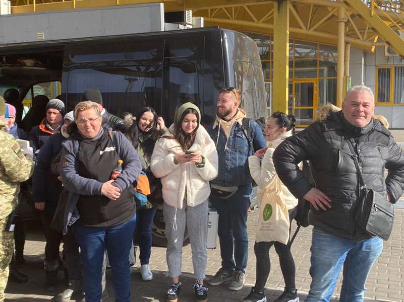 Через «Ягодин» повернули понад 60 українців, які «застрягли» у Польщі (фото)