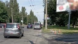 У Луцьку жінка на електросамокаті втрапила під колеса «тойоти» (фото, відео)