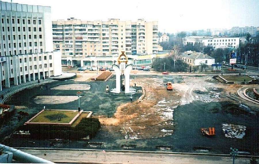 Новий благоустрій Київського майдану, 2000-ті