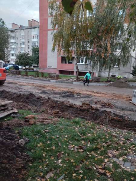 У Луцьку мешканці сусідніх ОСББ не можуть поділити двір (фото)