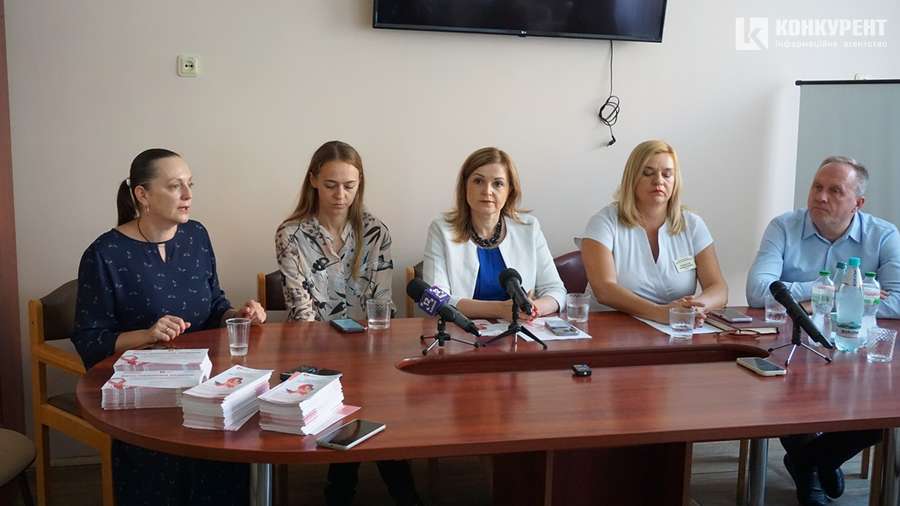 Вакцина проти раку: у Луцьку почали безкоштовно щеплювати дівчаток (фото)