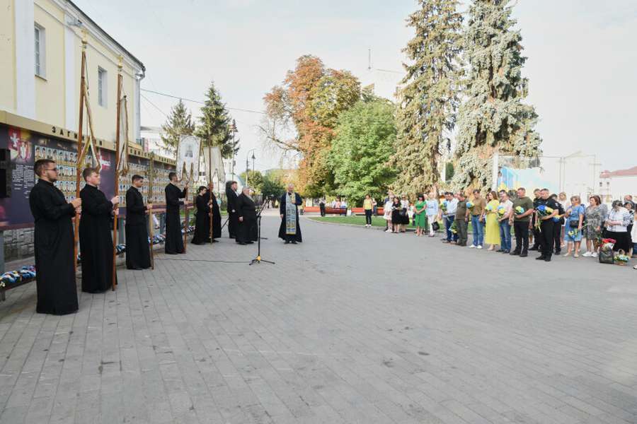 У Луцьку вшанували пам’ять загиблих захисників України (фото)