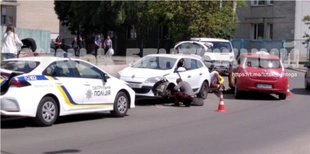 У Луцьку на Ветеранів – аварія за участю таксі: рух ускладнений (фото)