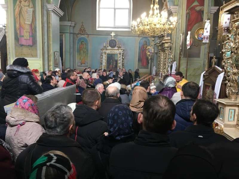 Відбулося перше богослужіння після стрілянини у жидичинській Свято-Миколаївській церкві (фото)