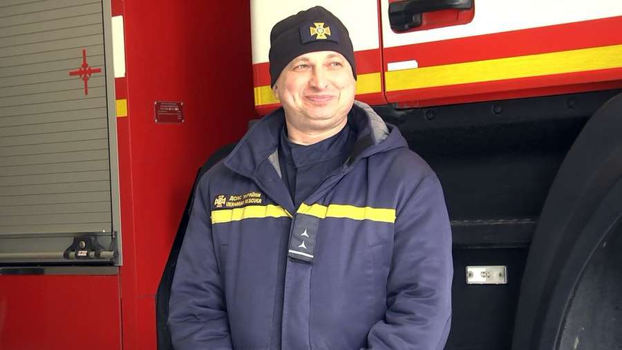Найстарший пожежник караулу Віталій Черняк на службі 24 роки.