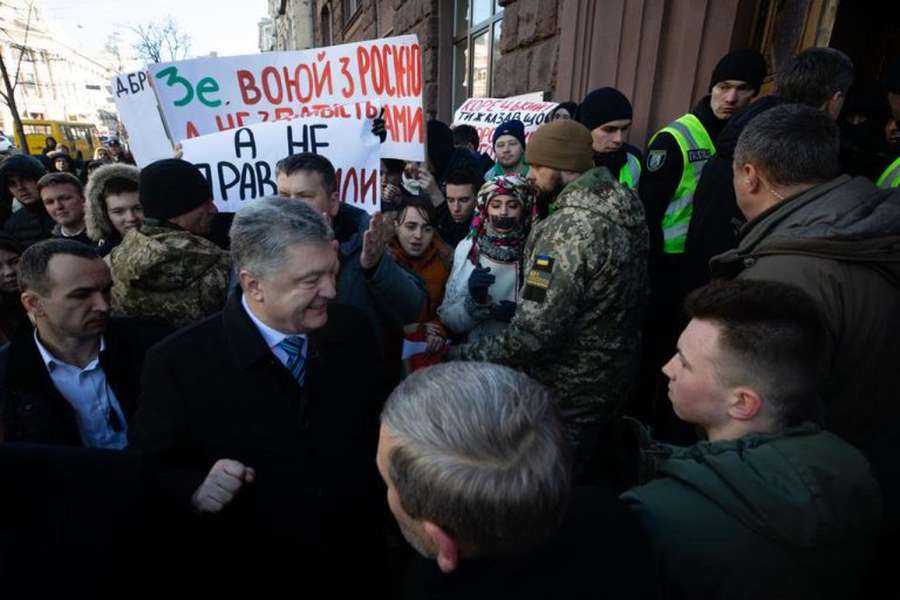 Порошенко заявив, що відкриті справи проти нього – політичне переслідування