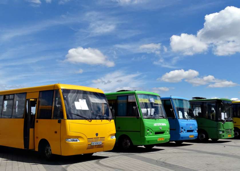 Великі автобуси витіснять «жовті богданчики»: що передбачає реформа громадського транспорту