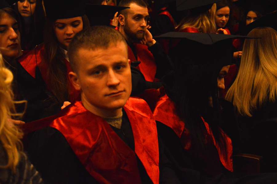 Випускникам СНУ вручили дипломи (фото)