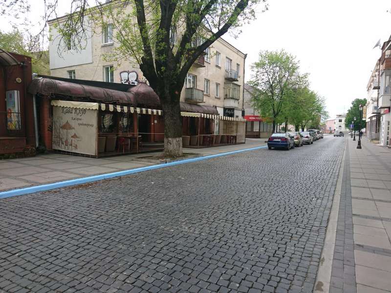На Кривому Валу в Луцьку відкриють платну парковку (фото)