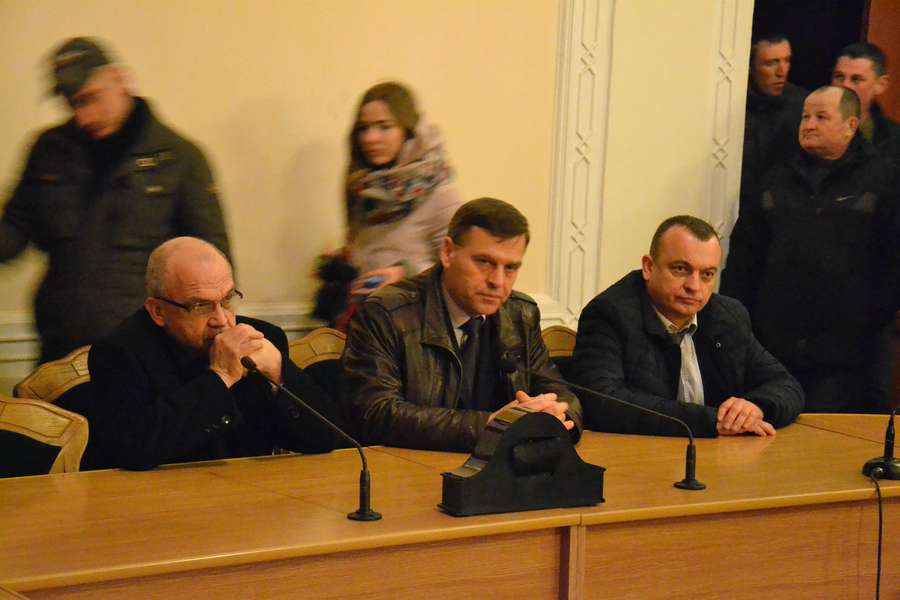 Активісти у Волинській ОДА: дзвінок у Київ ситуацію не владнав