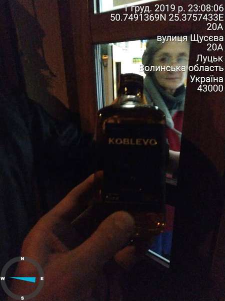 Штраф майже 7 тисяч: у Луцьку виловлювали продавців «нічного» алкоголю
