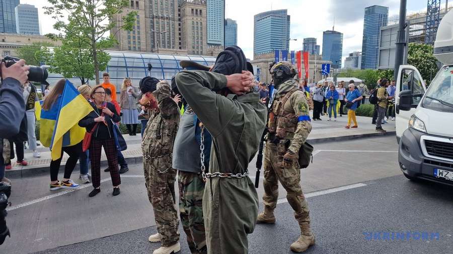 У Варшаві під час акції протесту висміяли армію рф (фото, відео)