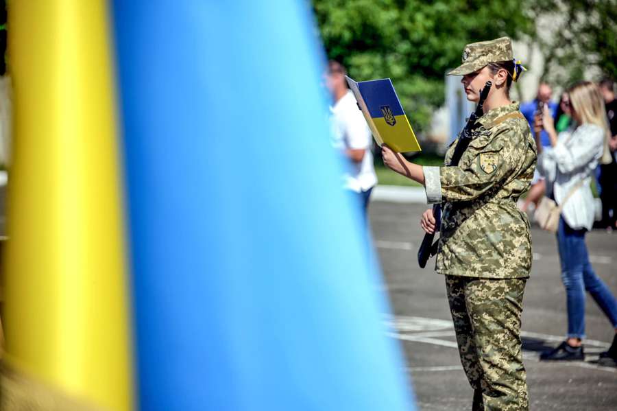 Пів сотні курсантів луцького вишу склали присягу на вірність Україні (фото)