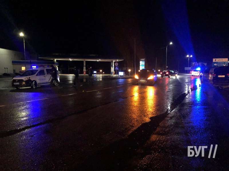 Переходив поза «зеброю»: у Володимирі автомобіль збив чоловіка (фото)