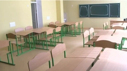 У Луцьку в школі парта відтяла дівчинці частину пальця (відео)