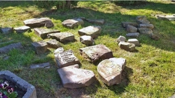 У центрі Луцька знайшли фрагменти надгробків з єврейських поховань (фото)
