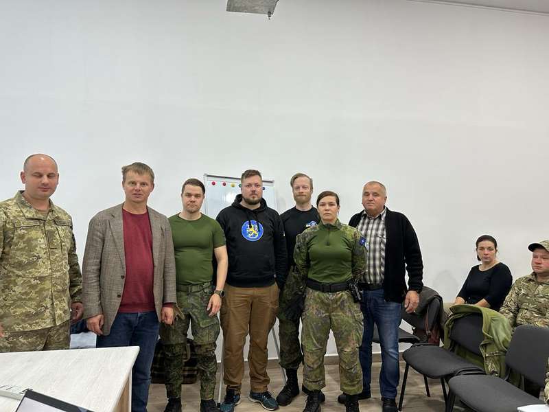 Фінські інструктори навчали волинську «екстренку» та прикордонників тактичній медицині
