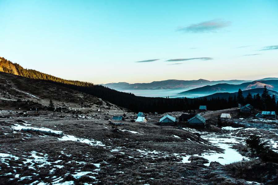 Луцький фотограф показав казкові світлини зимових Карпат (фото)