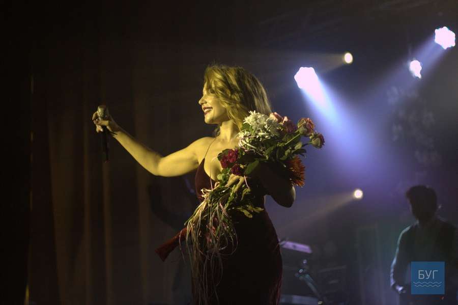 Грація та голос: у Нововолинську співала Тіна Кароль (фото)