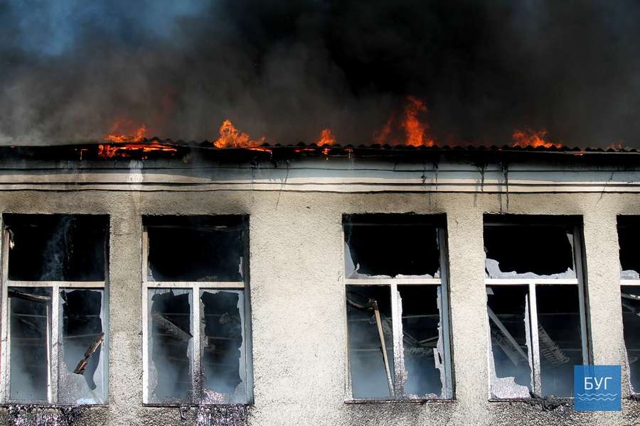 Повідомили деталі пожежі на швейній фабриці у Володимирі (фото) 