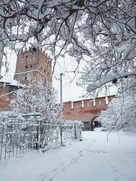 Казкова зима в Старому місті Луцька (фото)