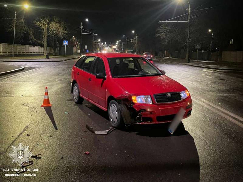 У Луцьку Skoda перед пішохідним переходом протаранила Toyota (фото)