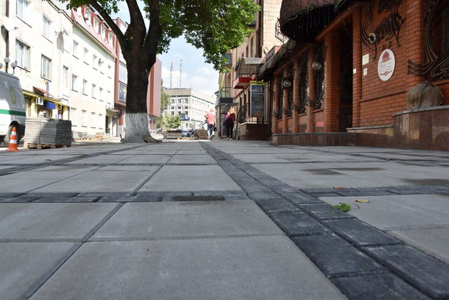 У Луцьку ремонтують центр міста (фото)