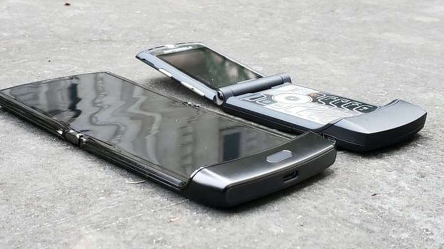 Motorola  представила телефон-жабку, який згинається  (фото, відео)