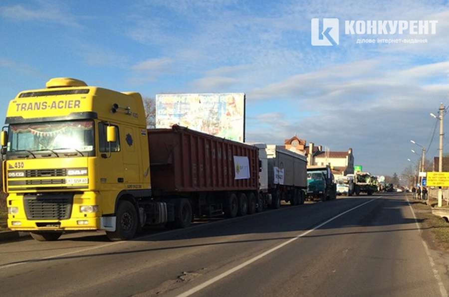 Аграрії заблокували трасу в Чернівецькій області