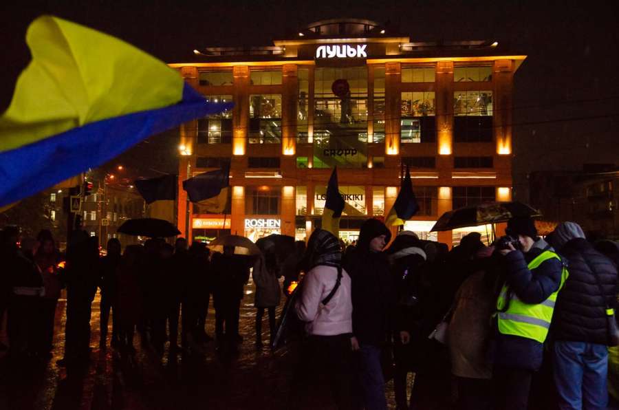 Спогади про Євромайдан та Революцію Гідності: у центрі Луцька відбулося народне віче (фото)