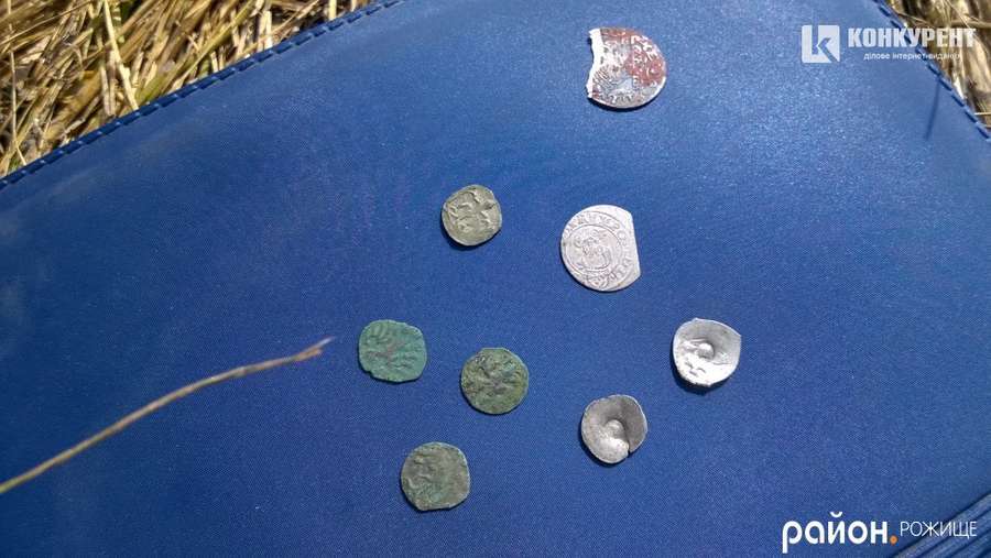 Волинські археологи знайшли унікальні середньовічні монети і посуд (фото)