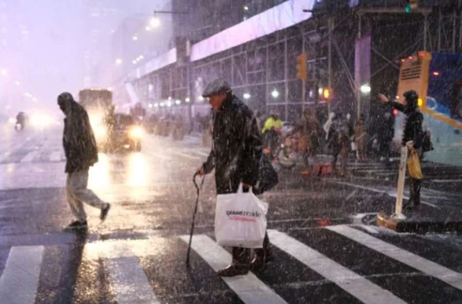 Потужний сніговий шторм атакував Нью-Йорк (фото)