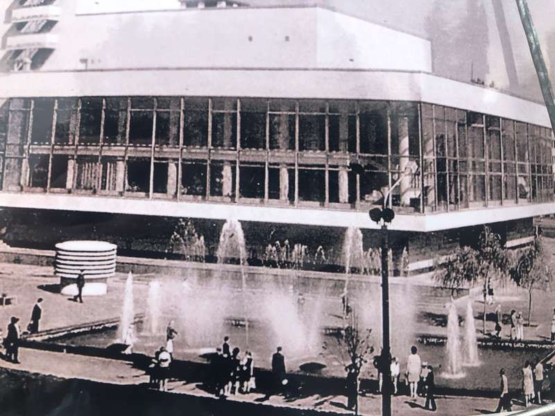 Окраса Луцька за дюжину мільйонів: як ремонтують фонтан у центрі (ФОТО)