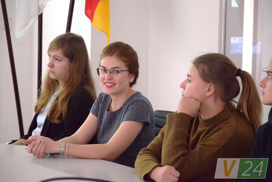 «День професії»:  луцькі школярі дізналися про роботу «Kromberg&Schubert» (фото)