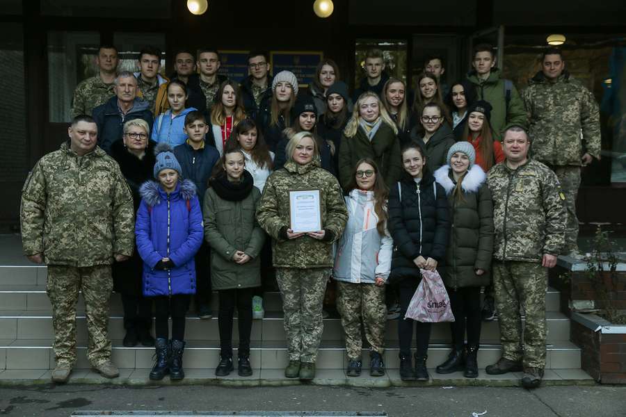Волинські школярі зробили подарунок воїнам 14-ї бригади