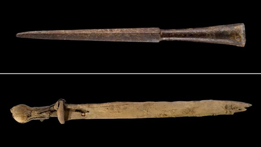 В Ізраїлі знайшли ідеально збережені мечі віком 1900 років (фото)