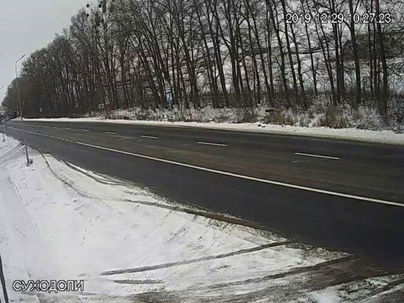 Волинські дороги від снігу чистили понад сотню машин (фото)