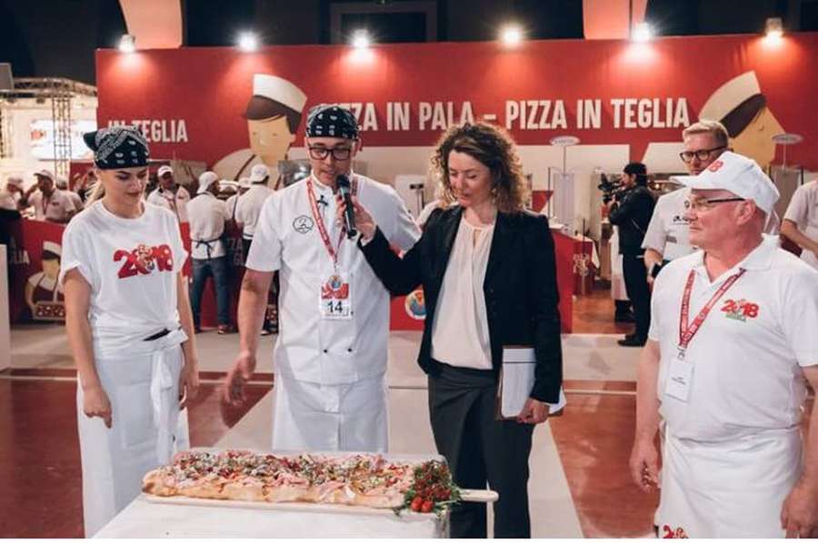Волинянин в Італії став чемпіоном з приготування піци (фото)