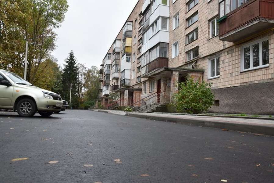 У Луцьку відремонтували 46 прибудинкових територій (фото)