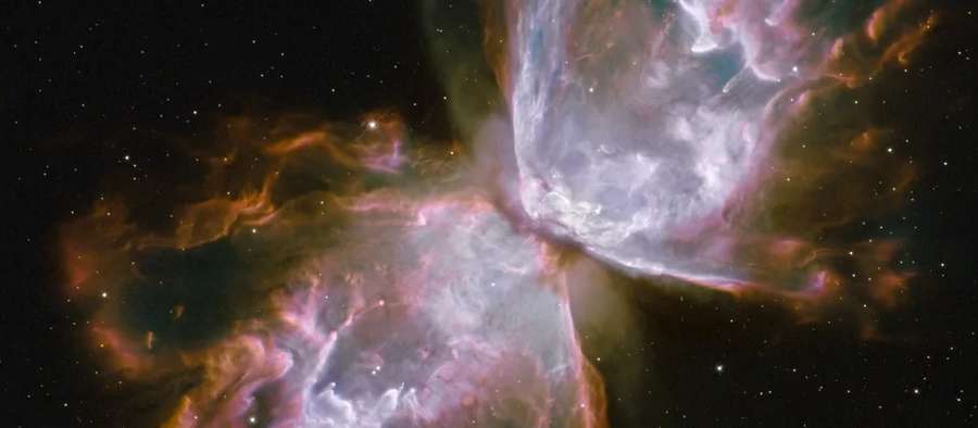 Туманність Метелик в сузір'ї Скорпіона. Фото 2009 року