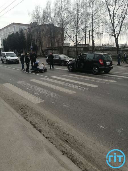 У Луцьку на Конякіна Opel збив жінку на «зебрі» (фото)