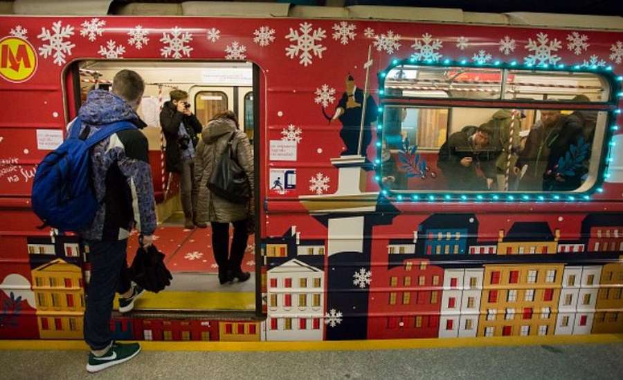У Варшаві запустили «різдвяний» потяг (фото)