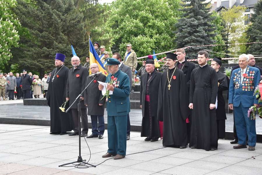 У Луцьку вшанували пам'ять жертв Другої світової війни (фото)