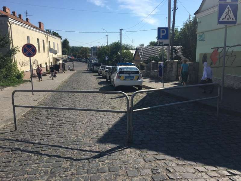 Старе місто в Луцьку перекрили: чекають на президента Анджея Дуду (фото)