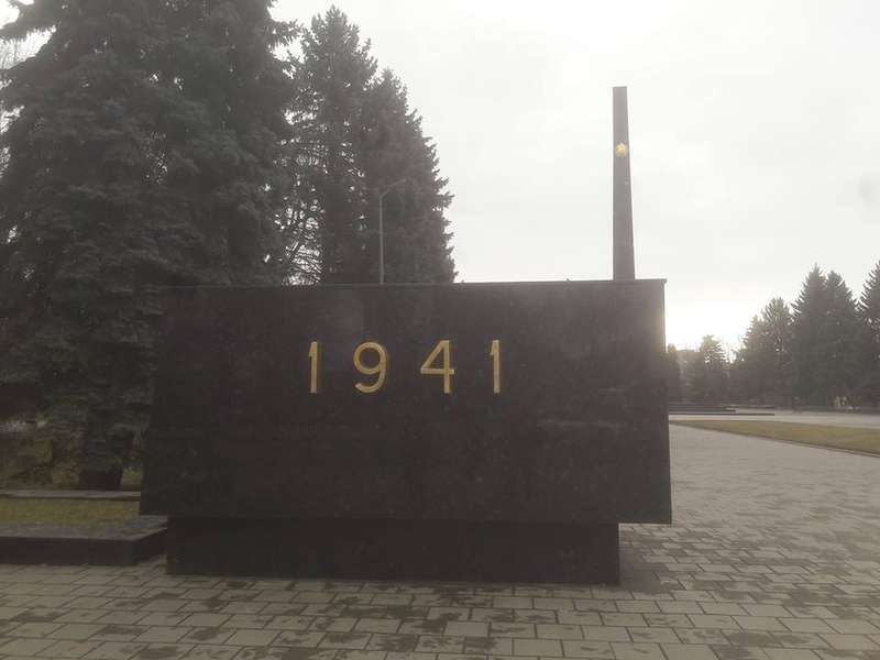 «Соромно», – Вахтанг Кіпіані про Сталіна біля могили майданівця у Луцьку
