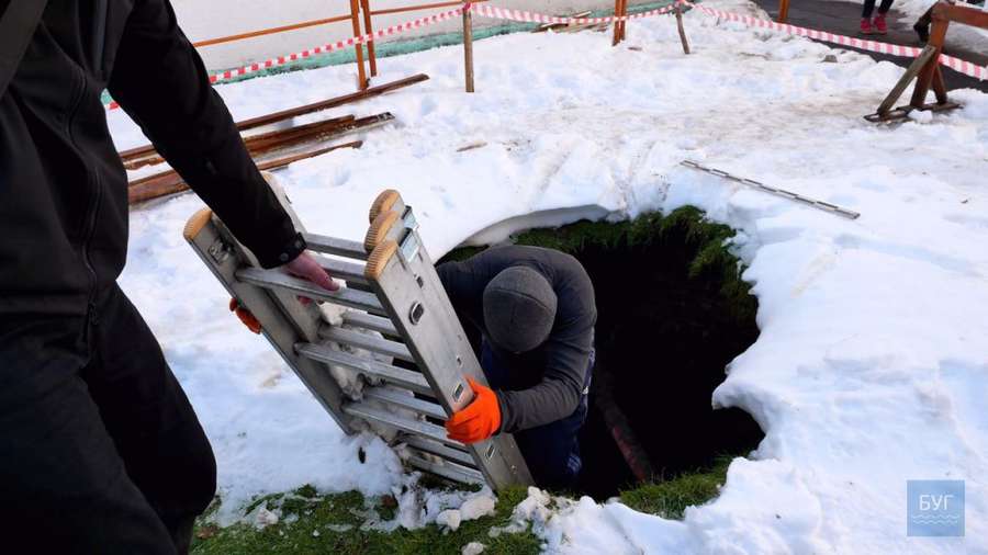 Це може бути частина підземних ходів, – археологи про провалля біля міськради у Володимирі